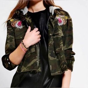 Unif Tiger Yell Camo Cropped Hooded Jacket - Size L